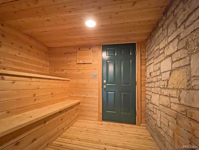 515 Kalla Walla Trail, Crystal Falls, MI 49920