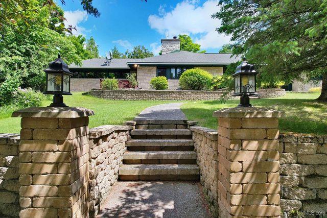 515 Kalla Walla Trail, Crystal Falls, MI 49920