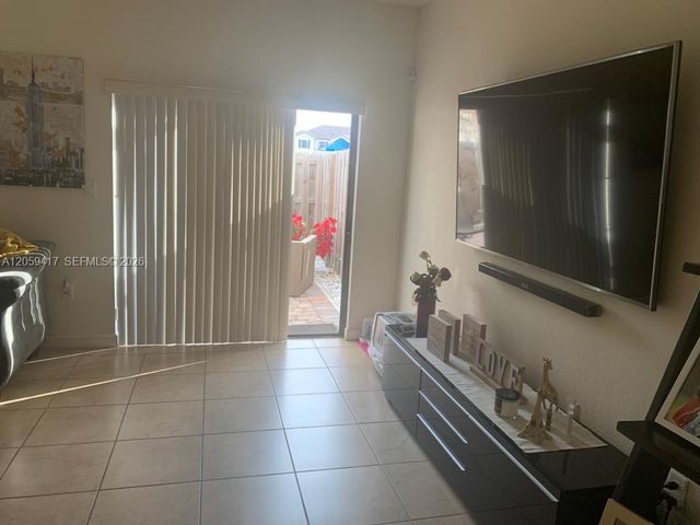 15050 SW 116th St, Miami, FL 33196