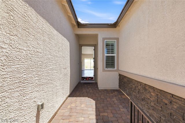 10086 Goff Grove Court, Las Vegas, NV 89183