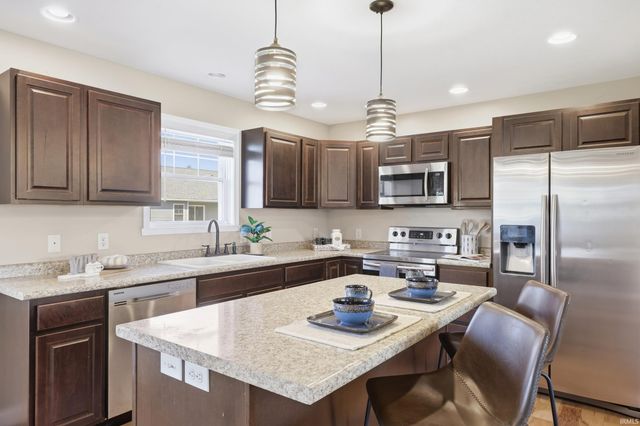 1560 Fox Run Court, Spencer, IN 47460