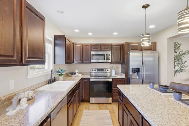 1560 Fox Run Court, Spencer, IN 47460