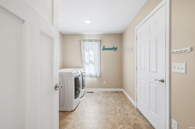 1560 Fox Run Court, Spencer, IN 47460