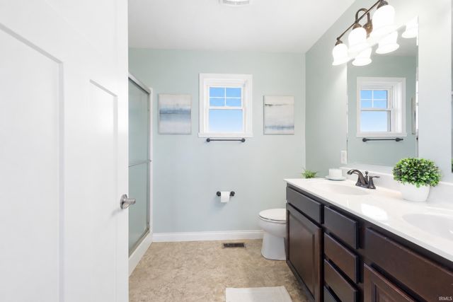 1560 Fox Run Court, Spencer, IN 47460
