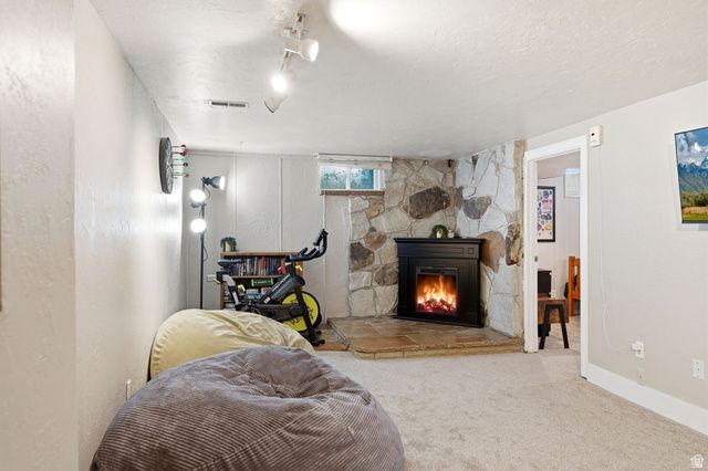 413 E 9120 S, Sandy, UT 84070