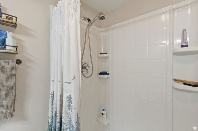 413 E 9120 S, Sandy, UT 84070
