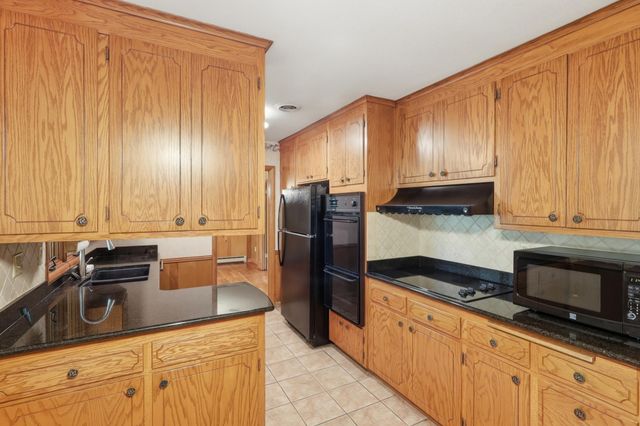 18415 14th Avenue N, Plymouth, MN 55447