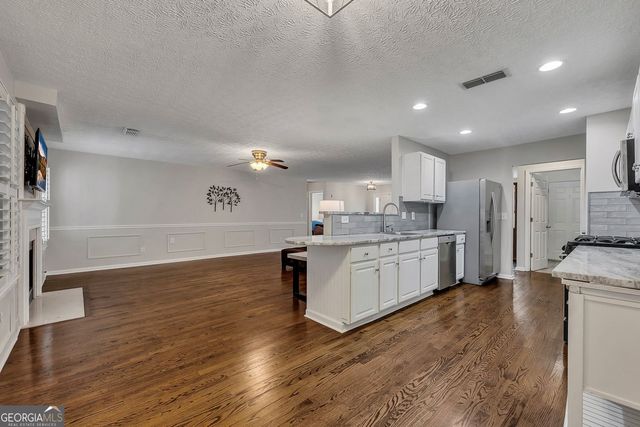 1070 River Plantation Drive, Woodstock, GA 30188