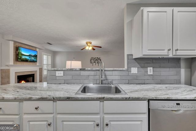 1070 River Plantation Drive, Woodstock, GA 30188