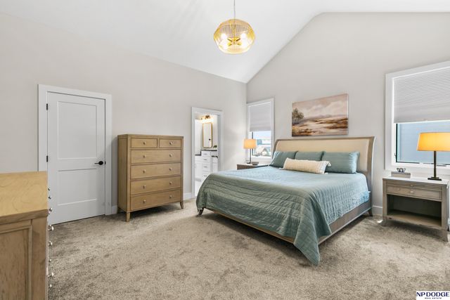 5413 N 206 Street, Elkhorn, NE 68022