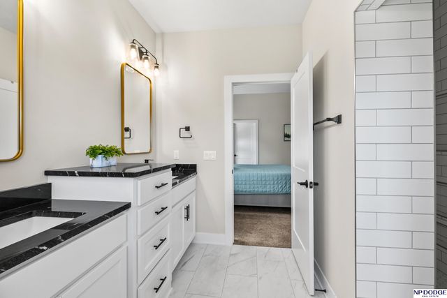 5413 N 206 Street, Elkhorn, NE 68022