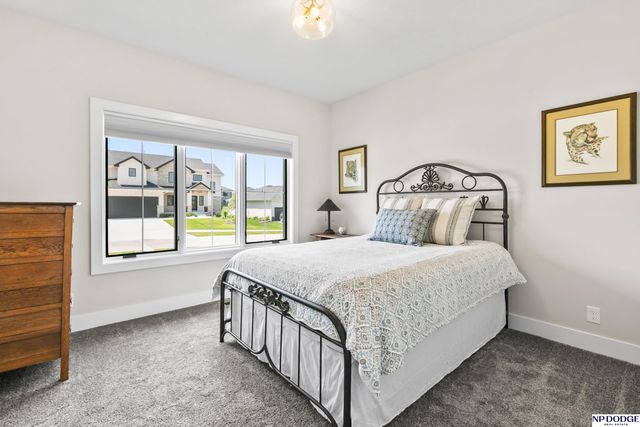 5413 N 206 Street, Elkhorn, NE 68022