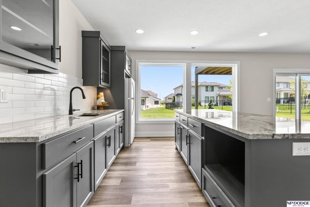 5413 N 206 Street, Elkhorn, NE 68022