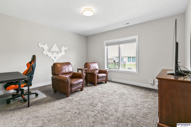 5413 N 206 Street, Elkhorn, NE 68022