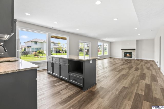 5413 N 206 Street, Elkhorn, NE 68022