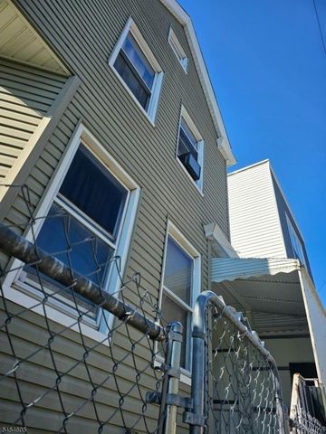 292 Governor St, Paterson City, NJ 07501