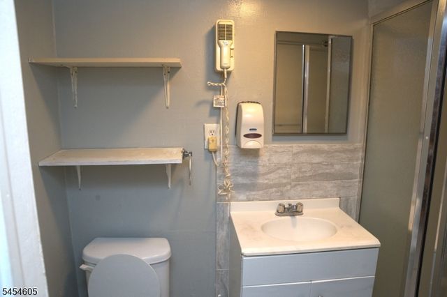 292 Governor St, Paterson City, NJ 07501
