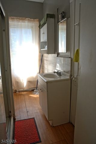 292 Governor St, Paterson City, NJ 07501