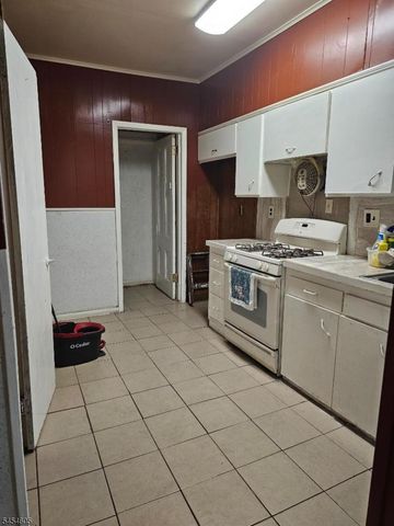 292 Governor St, Paterson City, NJ 07501