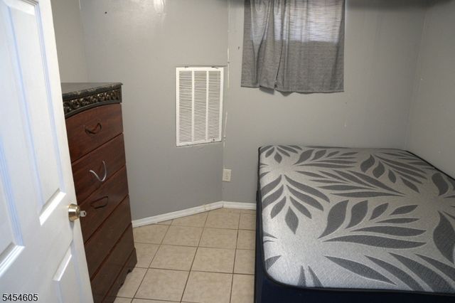 292 Governor St, Paterson City, NJ 07501