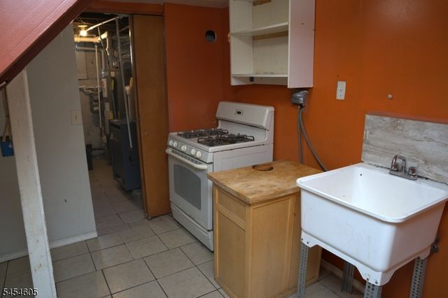 292 Governor St, Paterson City, NJ 07501