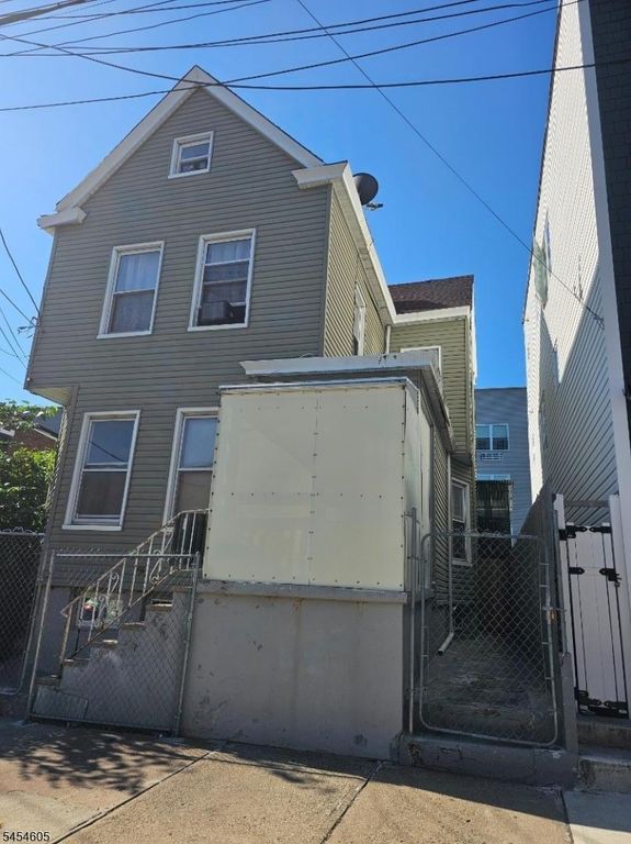 292 Governor St, Paterson City, NJ 07501
