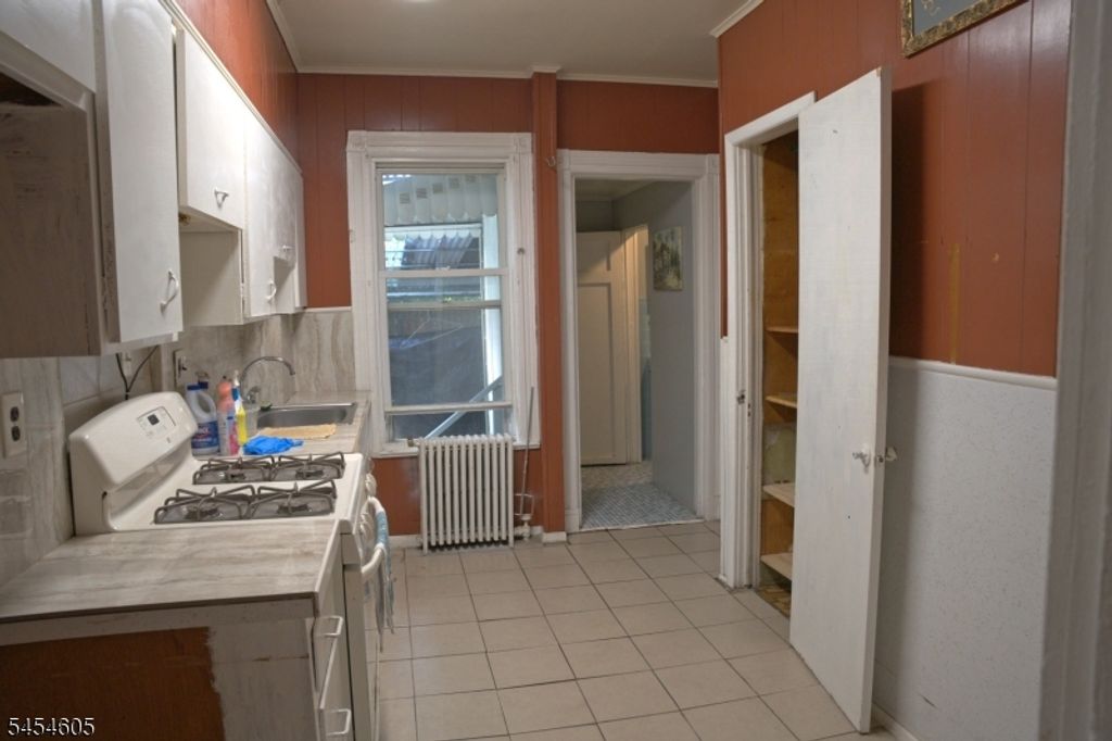 292 Governor St, Paterson City, NJ 07501 — photo 5