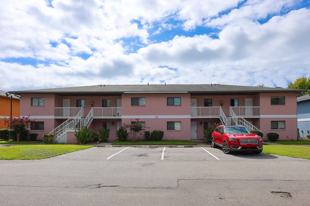 1301 Pridgen Rd Apt 208, Myrtle Beach, SC 29577 — exterior