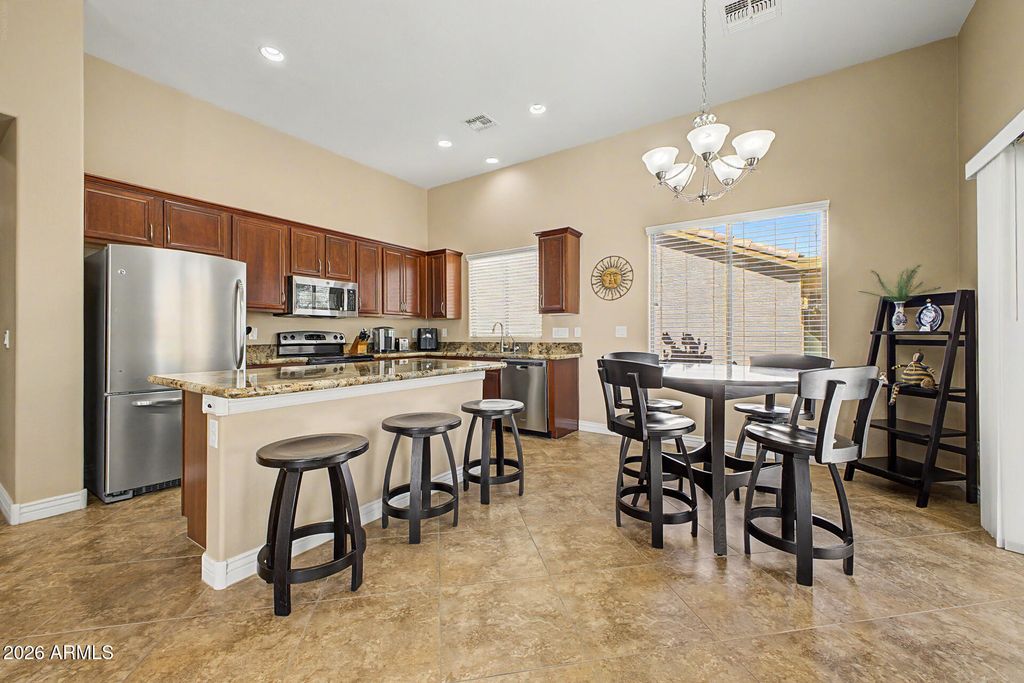 Image 5 of property listing at 2665 E SANTA MARIA Drive, Casa Grande, AZ 85194