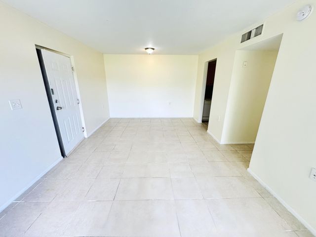 1101 N Benoist Farms Road 106, West Palm Beach, FL 33411