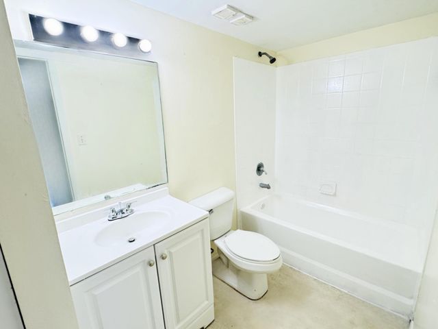 1101 N Benoist Farms Road 106, West Palm Beach, FL 33411