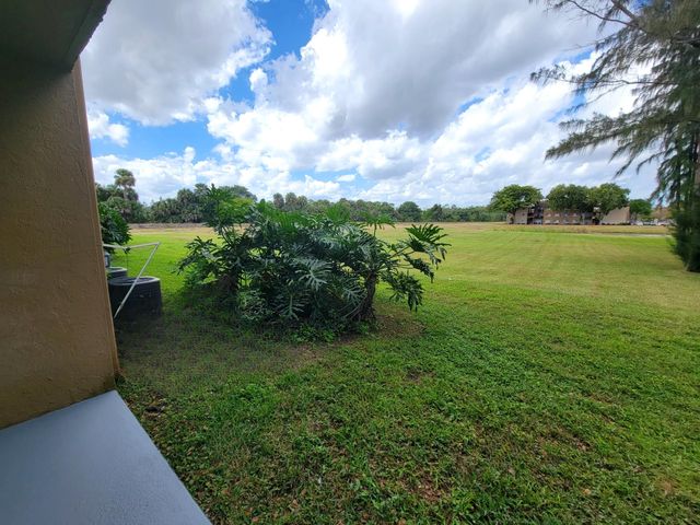 1101 N Benoist Farms Road 106, West Palm Beach, FL 33411