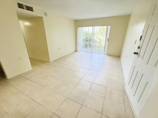 1101 N Benoist Farms Road 106, West Palm Beach, FL 33411