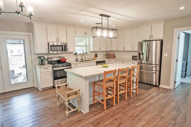107 Duson Avenue, Palacios, TX 77465