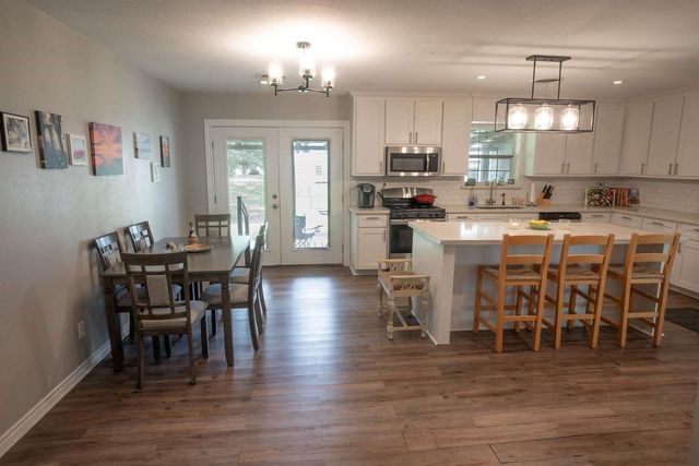 107 Duson Avenue, Palacios, TX 77465