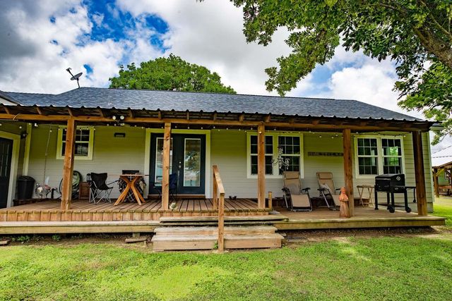 107 Duson Avenue, Palacios, TX 77465