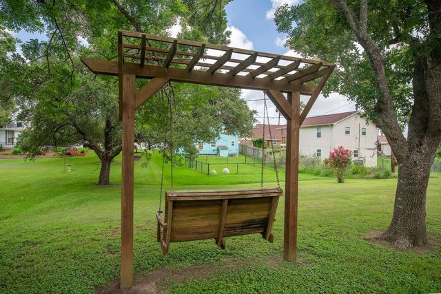 107 Duson Avenue, Palacios, TX 77465