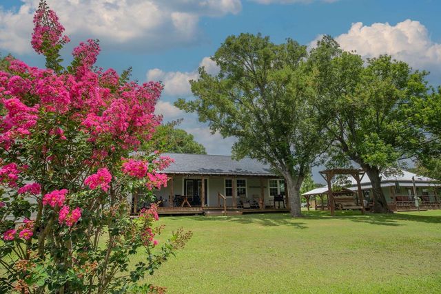 107 Duson Avenue, Palacios, TX 77465