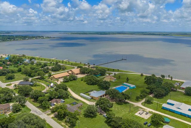 107 Duson Avenue, Palacios, TX 77465