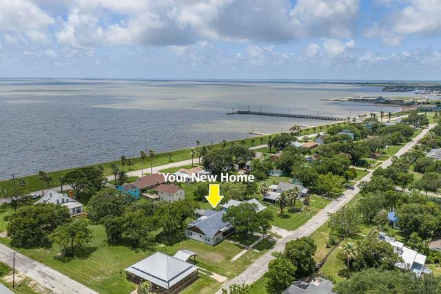 107 Duson Avenue, Palacios, TX 77465