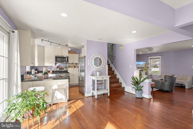 1804 S OAKLAND ST, Arlington, VA 22204