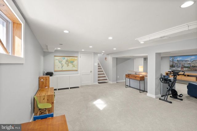 1804 S OAKLAND ST, Arlington, VA 22204