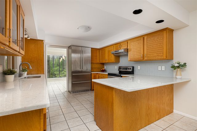 3949 Waldenwood Drive, Ann Arbor, MI 48105