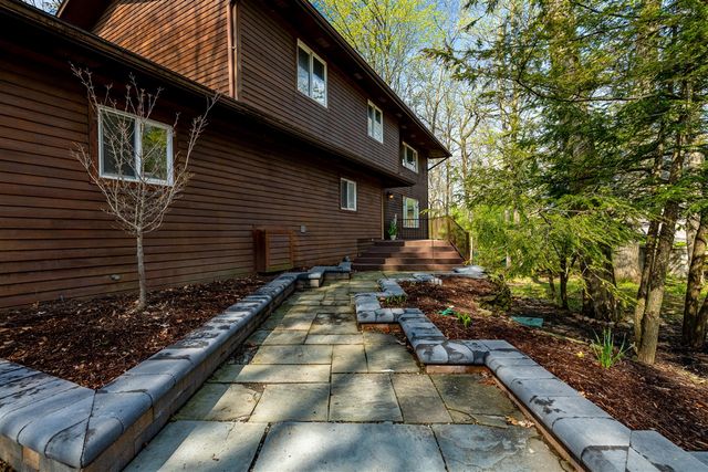 3949 Waldenwood Drive, Ann Arbor, MI 48105