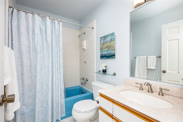 3949 Waldenwood Drive, Ann Arbor, MI 48105