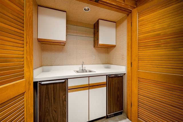 3949 Waldenwood Drive, Ann Arbor, MI 48105