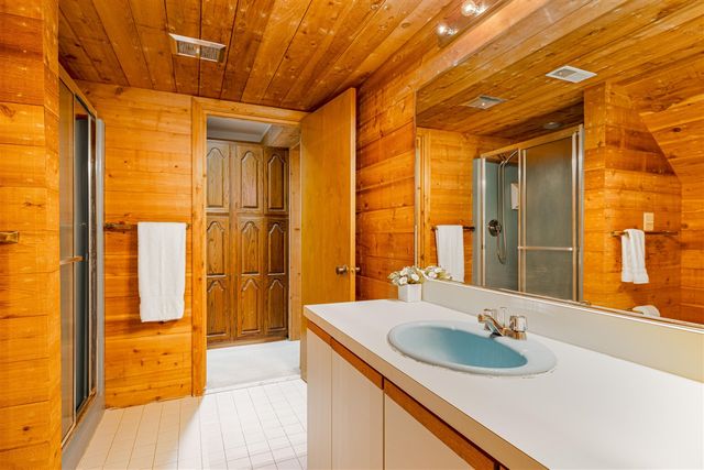 3949 Waldenwood Drive, Ann Arbor, MI 48105