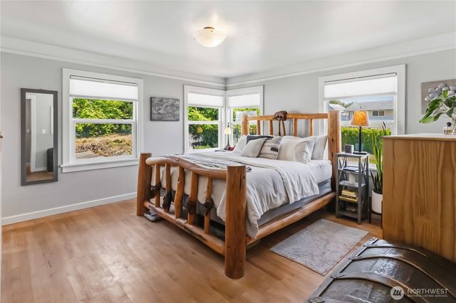 1921 Mt Brynion Road, Kelso, WA 98626