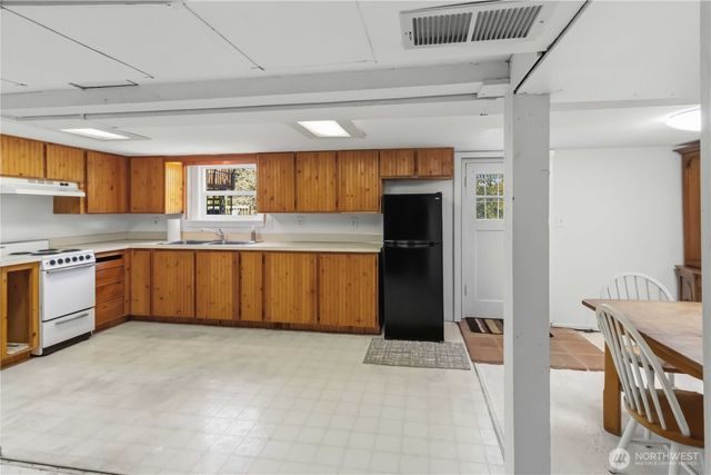 1921 Mt Brynion Road, Kelso, WA 98626