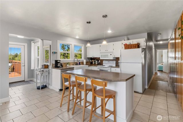 1921 Mt Brynion Road, Kelso, WA 98626
